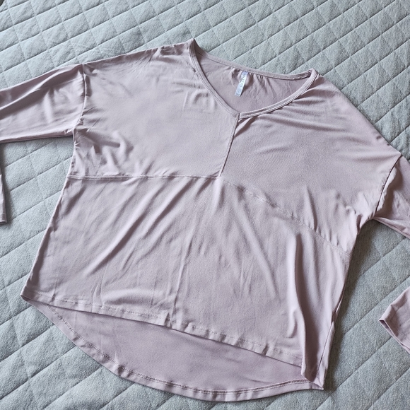 ⭐ 4/$20 Fabletics Women's Shirt Large - Picture 6 of 8